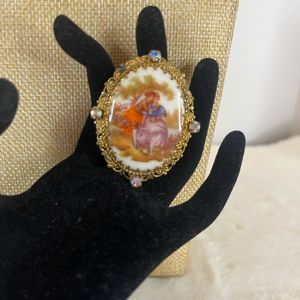 Vintage Cameo Brooch with Gold Detailing